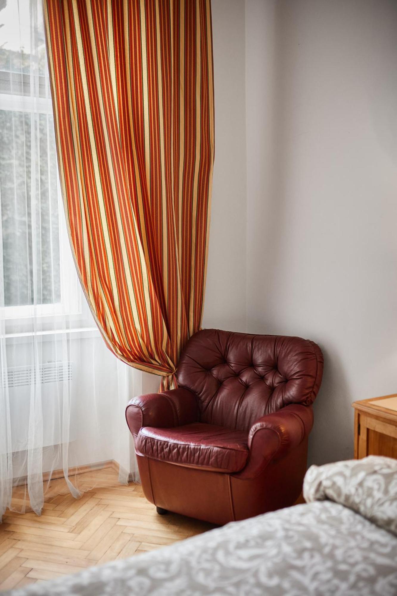 Room & Parking Assistance Praga Exterior foto