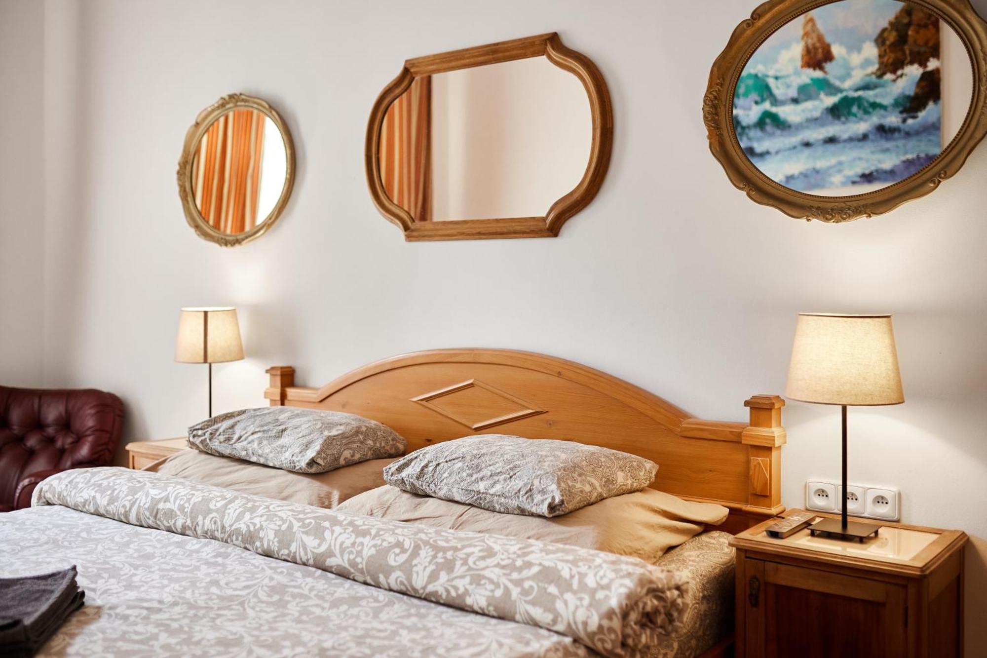 Room & Parking Assistance Praga Exterior foto
