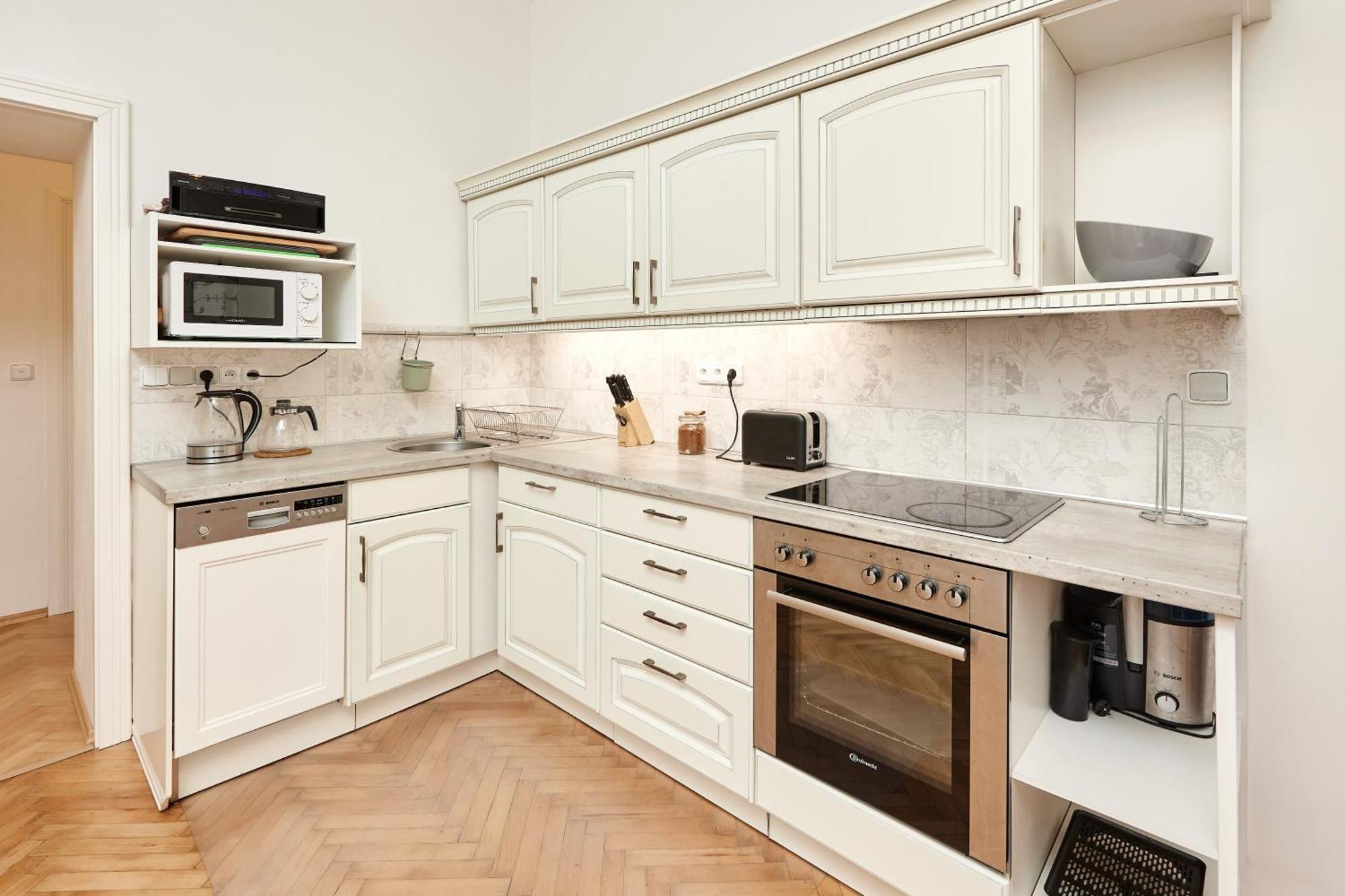 Room & Parking Assistance Praga Exterior foto
