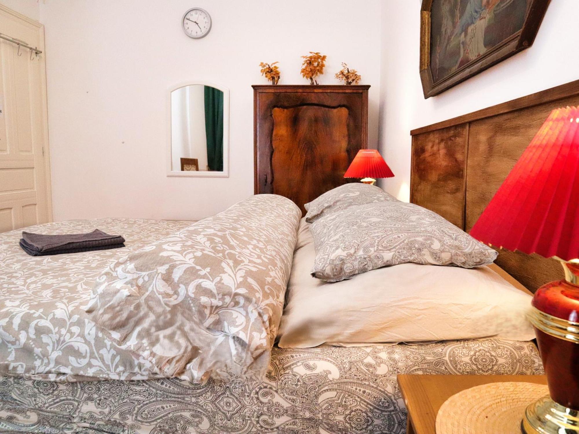 Room & Parking Assistance Praga Exterior foto